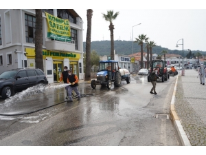 Ayvalık Belediyesi Dezenfekte Çalışmalarında Yaklaşık 50 Ton Dezenfektan Kullandı