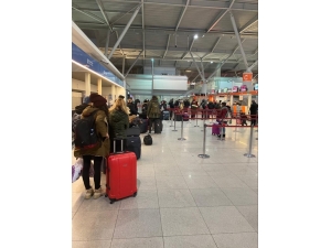 Polonya’daki 500 Türk Öğrenci Türkiye’ye Getiriliyor