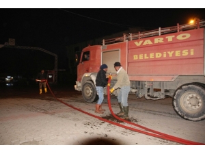 Varto Belediyesinden Dezenfekte Çalışması