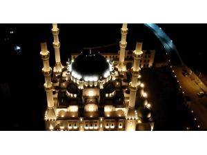 Camilerden Dualar Yükseldi