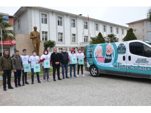 İş Adamı 65 Yaş Ve Üstü Vatandaşlar İçin Hizmet Aracı Hazırladı