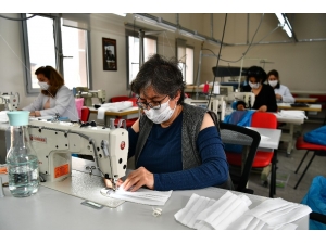 İzmir Büyükşehir Maske Üretmeye Başladı