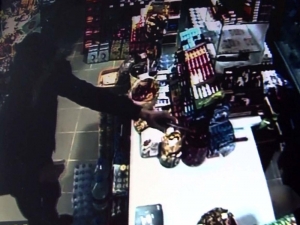 Silahlı Gaspçı Market Sahibine Doğum Gününde Kabusu Yaşattı