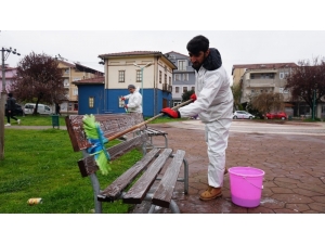 İzmit Belediyesi’nden Bekirdere Ve Yenişehir’deki Parklarda Dezenfekte Çalışması