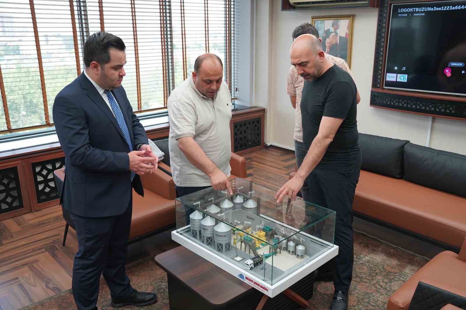 modern-yem-fabrikasi-kisa-surede-hayata-gececek