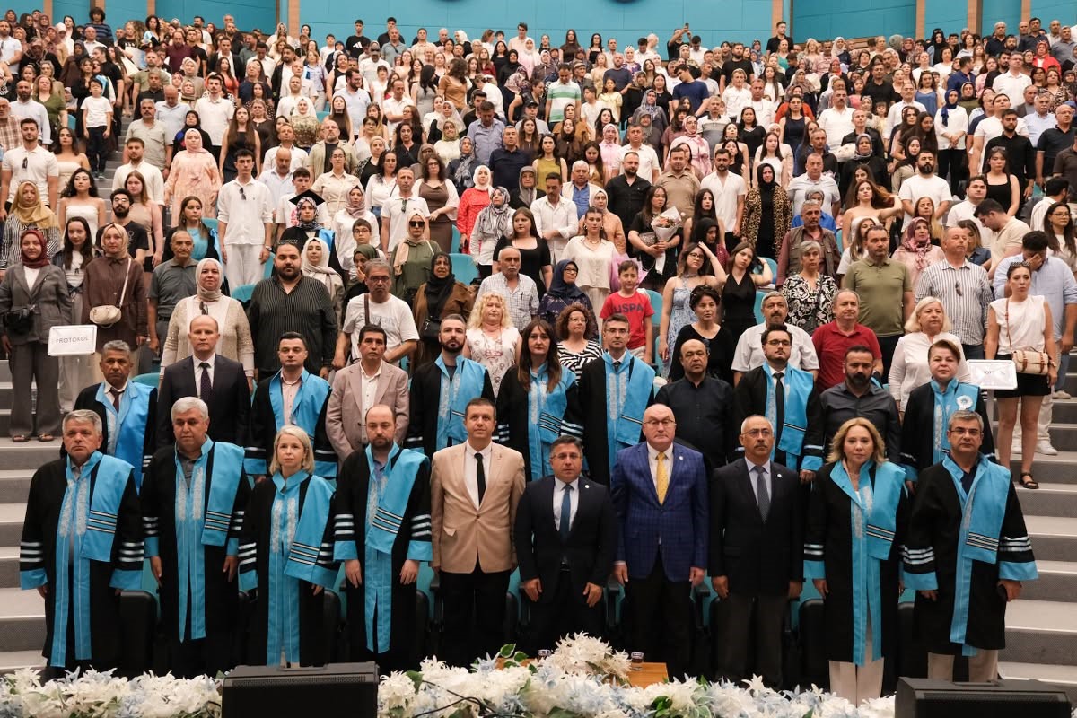 balikesir-myo-da-mezuniyet-toreni-duzenlendi