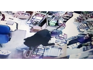 Arkadaşı İle Plan Yapıp Eski Karısını Boğarak Öldüren Zanlı Yakalandı