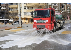 Karaköprü’de Yollar Dezenfekte Edildi