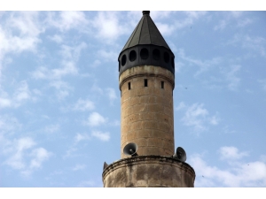 65 Yaş Üzerindekilere Türkçe Ve Arapça Anonslar İle Dışarı Çıkmayın Uyarısı