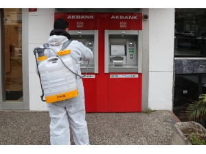 Maltepe’de Bankamatik Ve Otobüs Durakları İlaçlandı