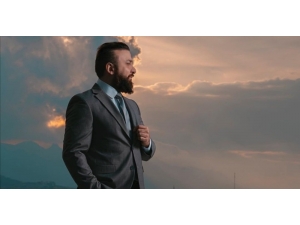 Iraklı Model Hikmat Kucher Korona Virüse Karşı Dayanışma Çağrısı Yaptı