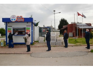 Ekmek Büfelerinde 1 Metre Mesafe Kuralı