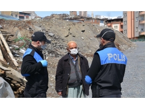 Polis Uyarı Yaptı, Yaşlı Vatandaş Dua Etti
