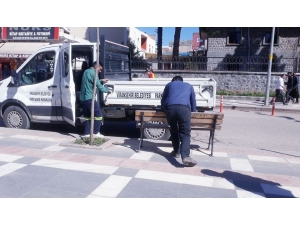 Viranşehir Belediyesi Oturma Banklarını Kaldırdı