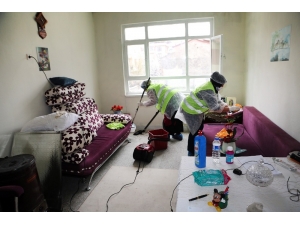 Elazığ’da Yaşlı Ve Engellilerin Evlerine Temizlik Hizmeti