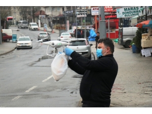 Korona Virüs Tedbiri Kapsamında Ekmek Alabilmek İçin Bakkala Drone Yolluyor