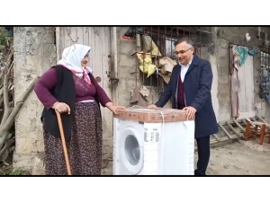 Validen Çamaşır Makinesi İsteyen Yaşlı Kadının Talebi Yerine Getirildi