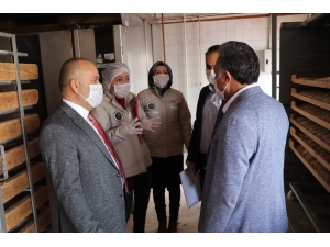 Gıda Satışı Yapan İşletmeler Koronavirüs Hakkında Bilgilendirildi