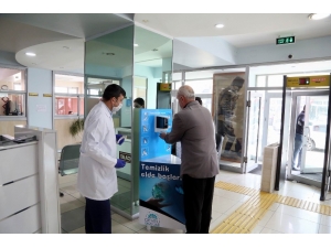 Develi Belediyesi Salgına Karşı Dezenfekte Standı Kurdu