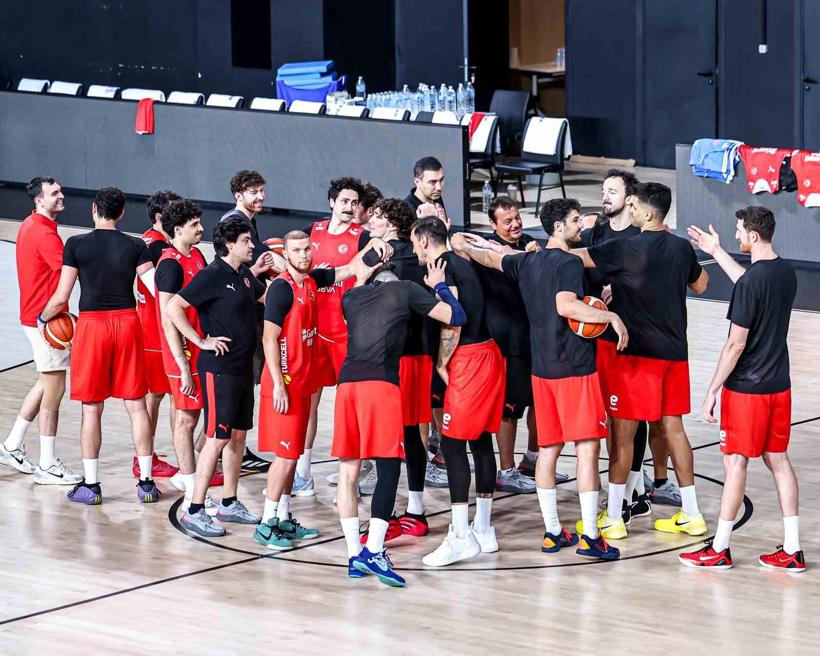 a-milli-erkek-basketbol-takimi-bosna-hersek-maci-hazirliklarina-basladi