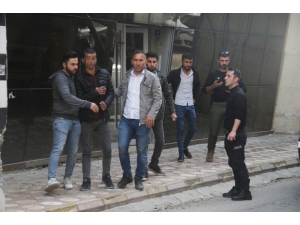 Cizre’de İntihar Girişiminde Bulunan Genci Polis İkna Etti