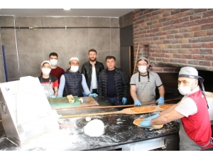 Oltulu İşadamı Demir’den Sağlık Çalışanlarına Tam Destek