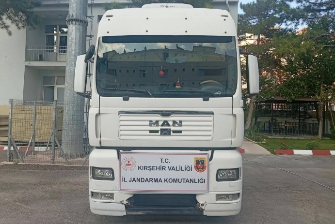 kirsehir-de-sasesi-degistirilen-tir-yol-kontrolunde-yakalandi
