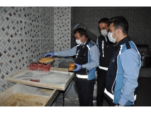 Zabıta Hem Denetledi Hem De Bilgilendirdi