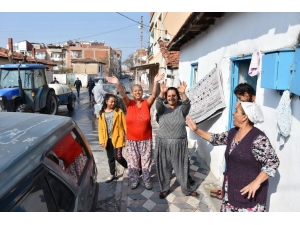 Akhisar’da Dezenfekte Ve Yıkama Çalışmaları Aralıksız Devam Ediyor