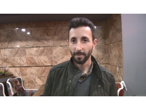 Vatandaşlar Korkunca Tabeladaki ’Vosvosları’ Sökmek Zorunda Kaldı