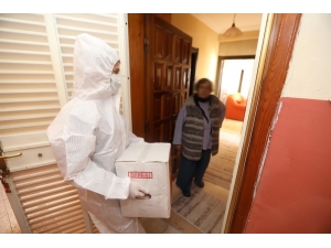 Mezitli’de Evden Çıkamayan Vatandaşlara Erzak Yardımı