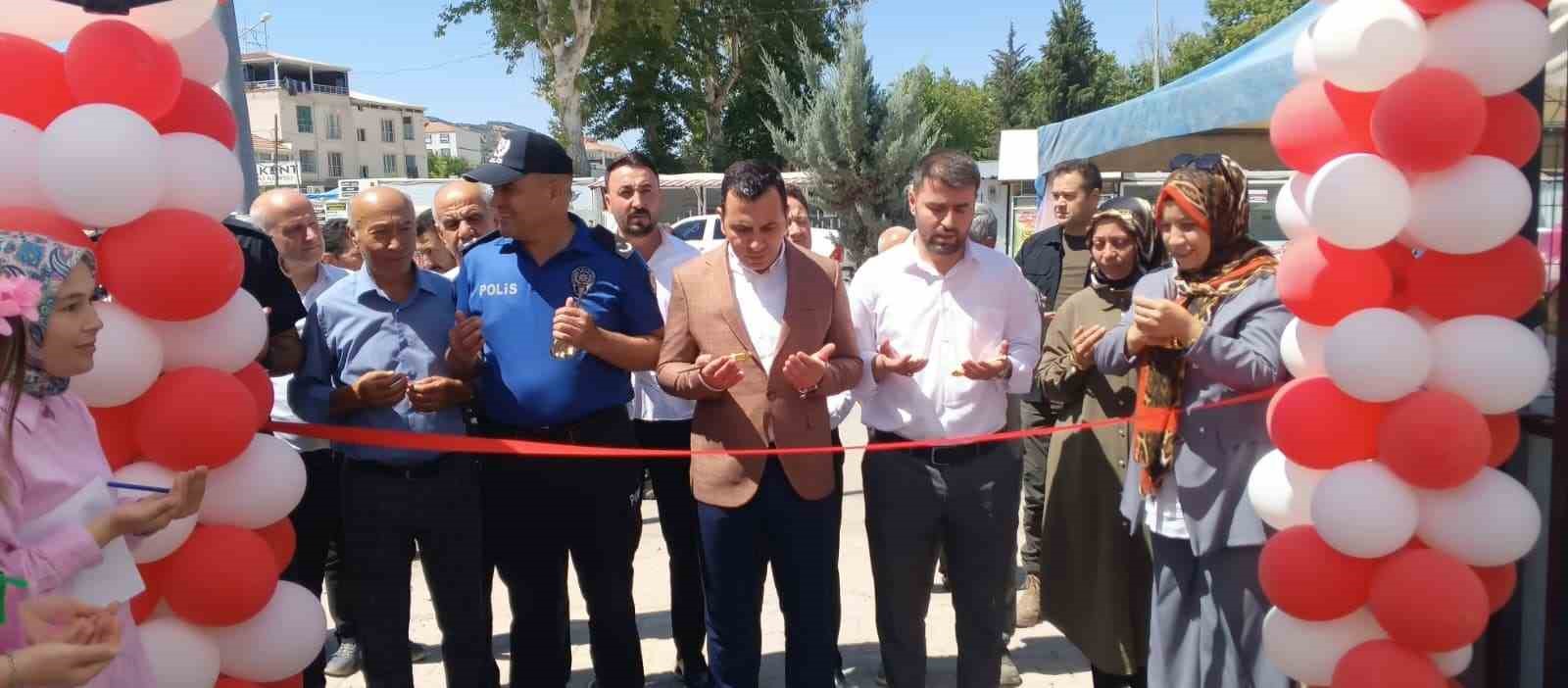 kaymakam-algin-adem-yil-sonu-sergisine-katildi