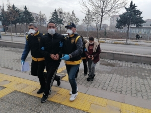 Arkadaşını Pompalı Tüfekle Vuran Genç Kız Ve 2 Arkadaşı Yakalandı