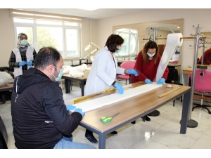 Yalova Halk Eğitim Haftada 10 Bin Maske Üretecek