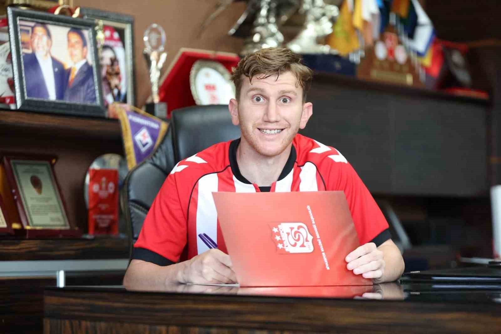 sivasspor-da-burak-kapacak-in-lisansi-cikti