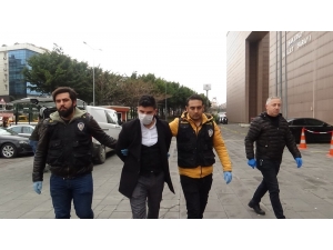 Yaşlı Adama Zorla Maske Takan Ve Kafasına Kolonya Döken Şüpheli Adliyede