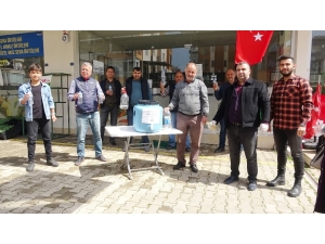 Esnaftan Vatandaşlara Ücretsiz Dezenfektan