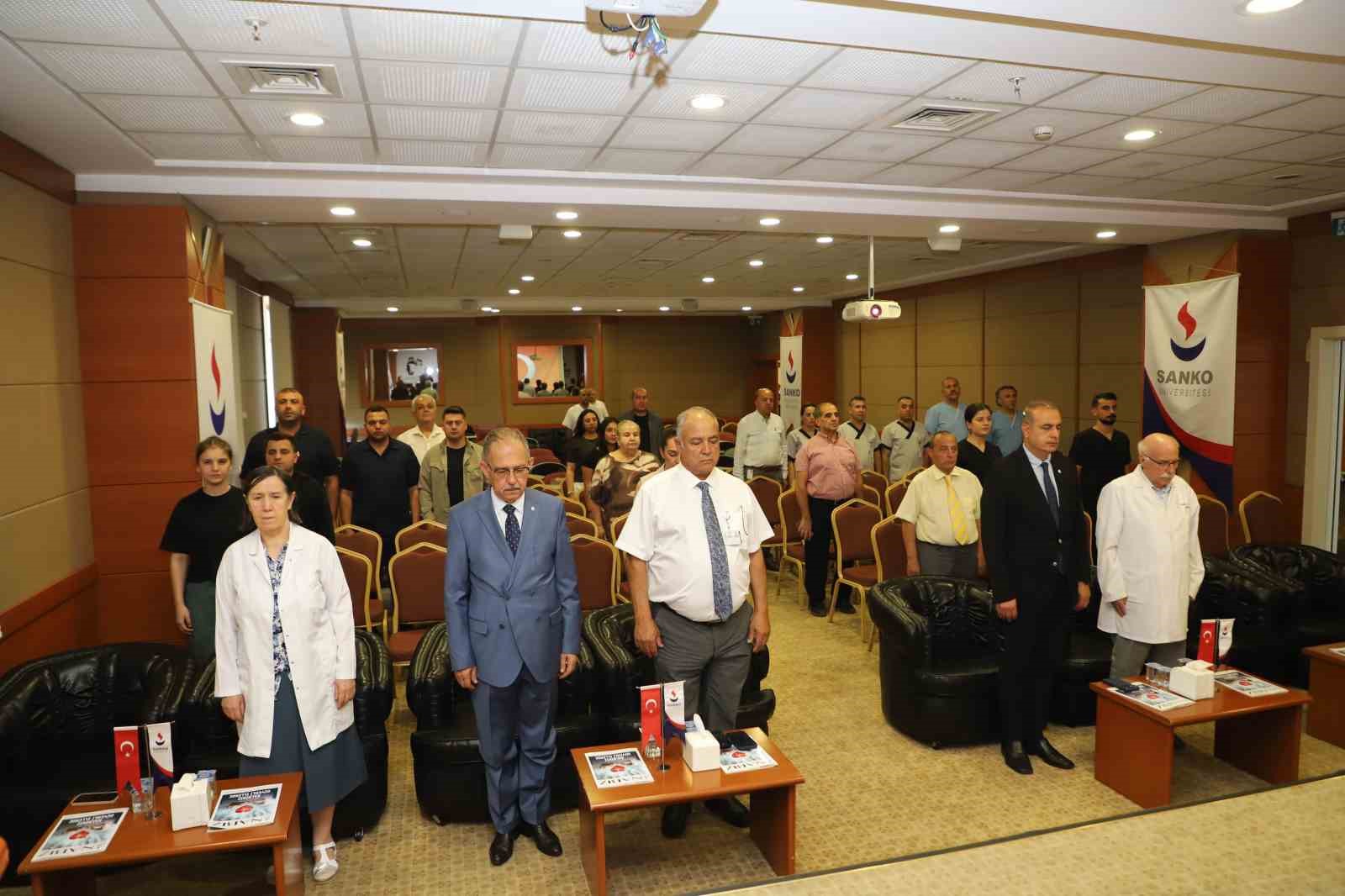 sanko-universitesi-nde-15-temmuz-demokrasi-ve-milli-birlik-gunu-anma-programi-duzenlendi