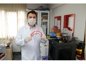 Öğretmenler Sağlık Çalışanlarına Kalkan Üretmeye Başladı