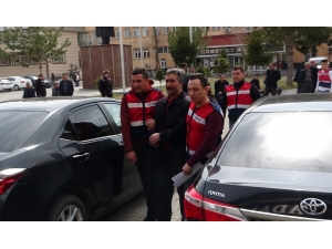 20 Yıldır Aranan Şahıs Evinin Gizli Bölmesinde Yakalandı