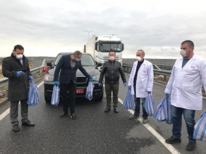 Türkiye’nin Sofya Büyükelçiliğinden Tır Şoförlerine Yardım