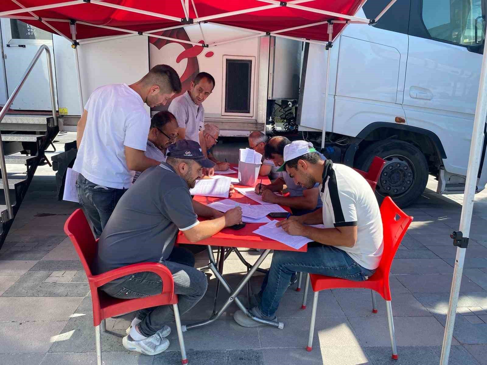 karapinar-da-322-unite-kan-bagisi-yapildi