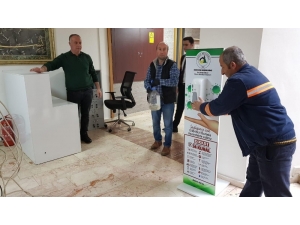 Belediye Binalarına Dezenfektan Yerleştirildi