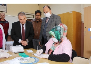 Kaymakam Duru Maske Üretim Atölyesini Ziyaret Etti