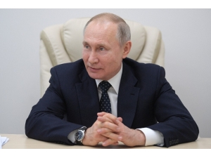 Rusya’da Anayasa Referandumu Korona Salgını Nedeniyle Ertelendi