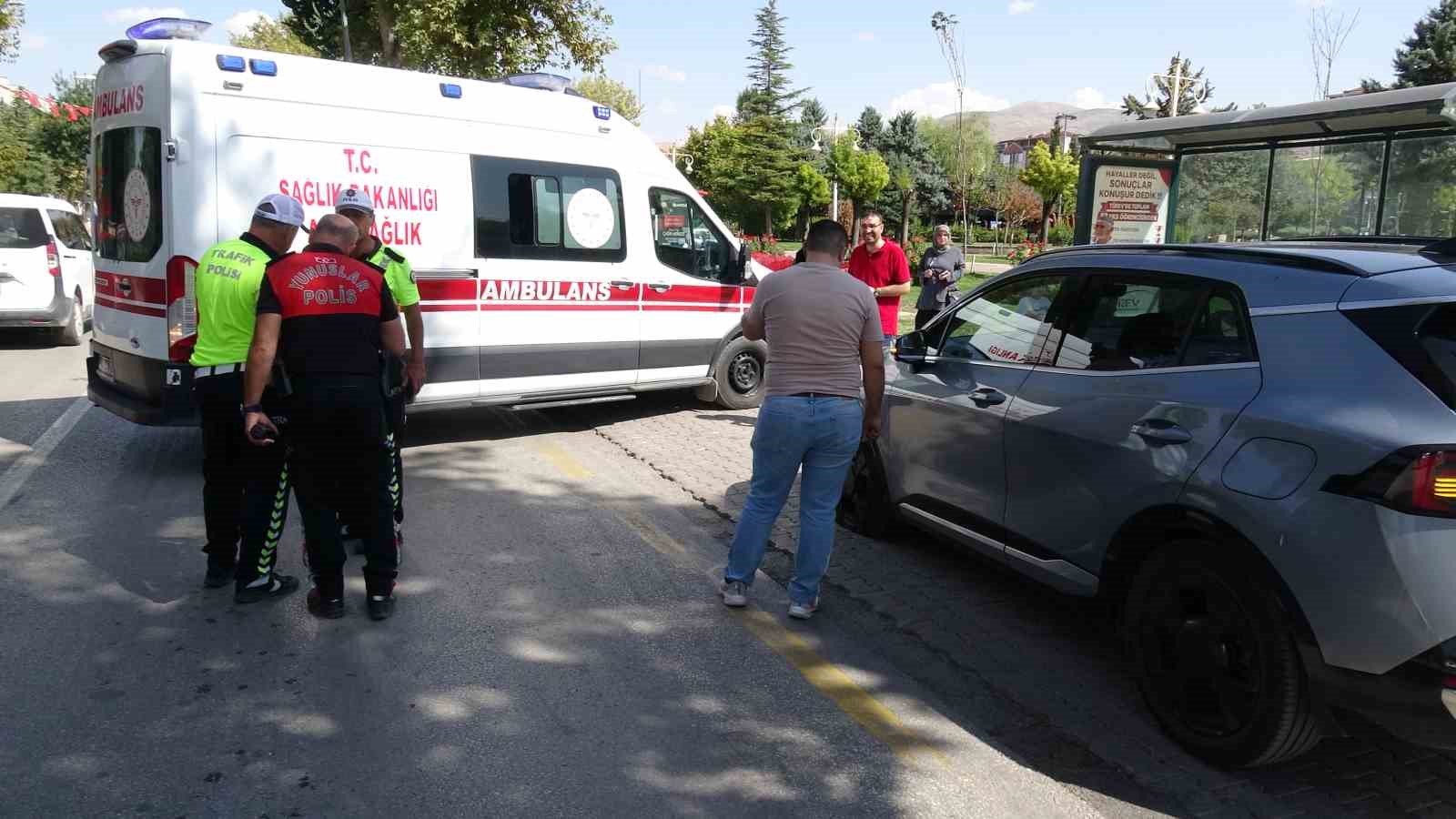 malatya-da-otomobil-ile-motosiklet-carpisti-1-yarali