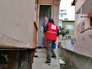 Maltepe Vefa Sosyal Destek Grubu Yaşlıların Taleplerini Karşılıyor