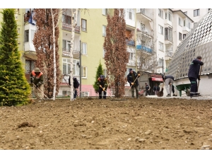Çorum’da Belediye Parkları Yaza Hazırlıyor