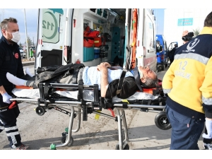 Yaralı Alkollü Sürücü Oyun Havasıyla Hastaneye Taşındı