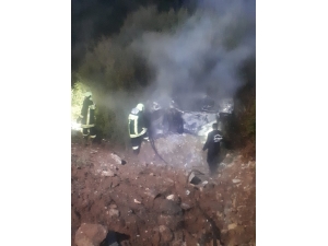 Taklalar Atan Otomobil Alev Aldı: 1 Ölü